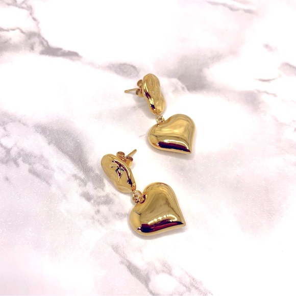 ◾️18k Gold Plated Heart Drop Earrings - Picture 11 of 14